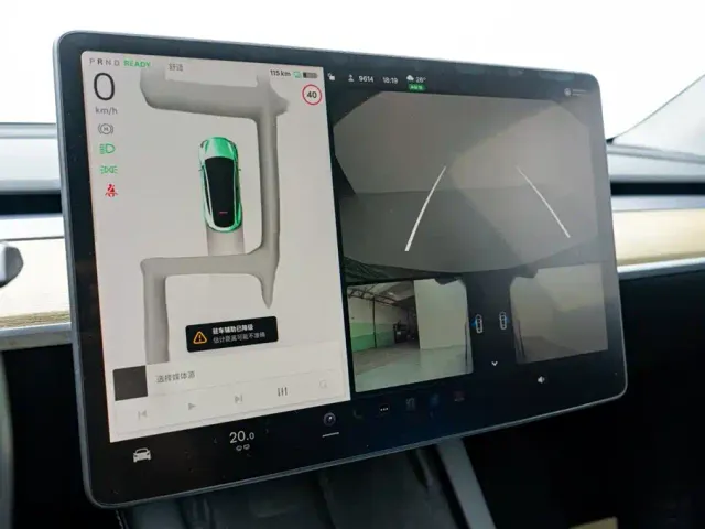Tesla Model Y — Фото автомобиля 12