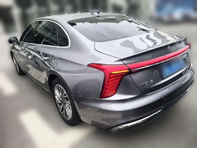 Hongqi H5 — Фото автомобиля 6