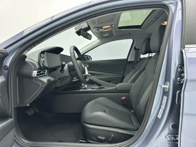 Hyundai Elantra — Фото автомобиля 5