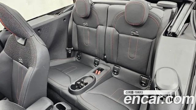 Mini Cooper Convertible — Фото автомобиля 24