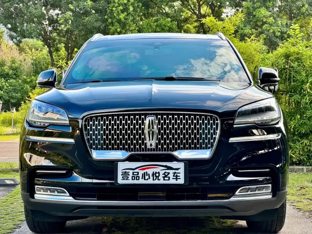 Lincoln Aviator — Фото автомобиля 2