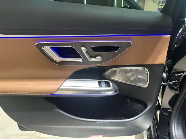 Mercedes-Benz E-Class — Фото автомобиля 10