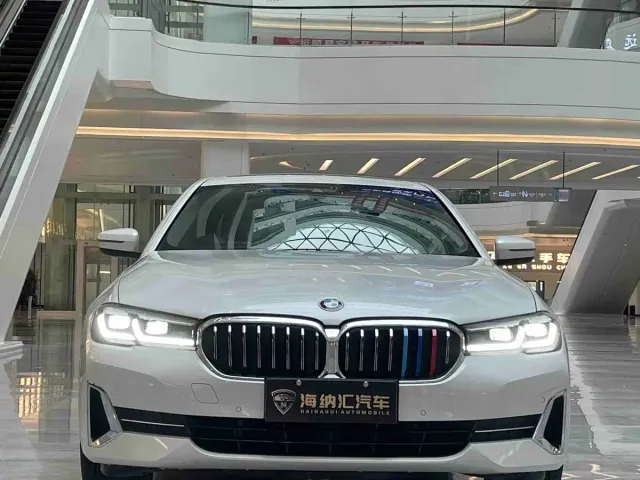 BMW 5 Series — Фото автомобиля 2