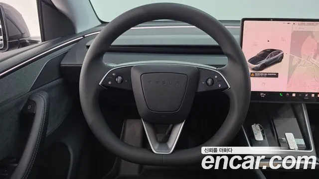 Tesla Model Y — Фото автомобиля 11