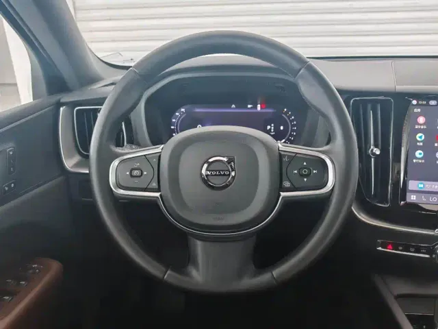 Volvo XC60 — Фото автомобиля 13