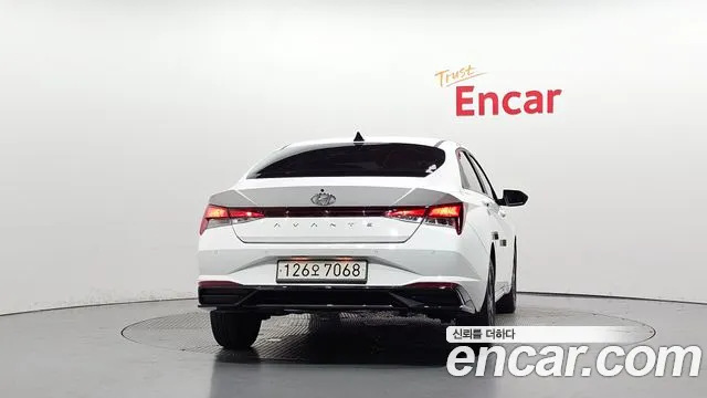 Hyundai Avante CN7 — Фото автомобиля 4