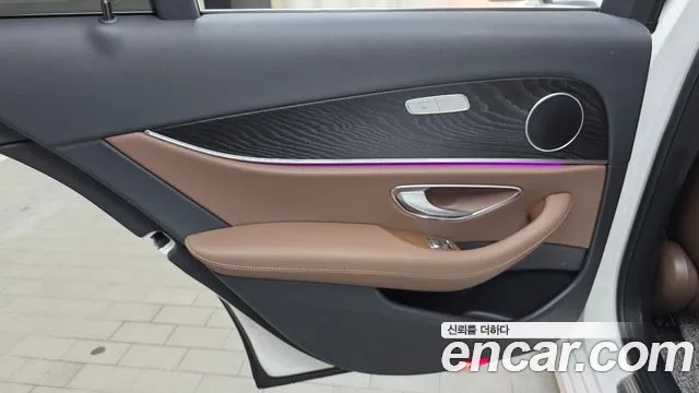 Mercedes-Benz E-Class — Фото автомобиля 7