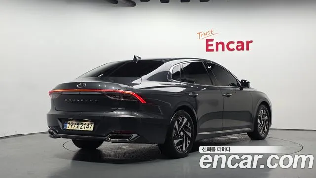 Hyundai Grandeur — Фото автомобиля 2