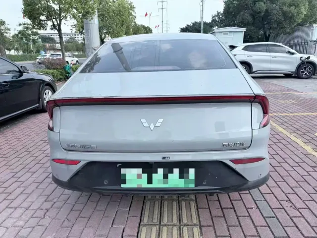 Wuling Starlight — Фото автомобиля 7
