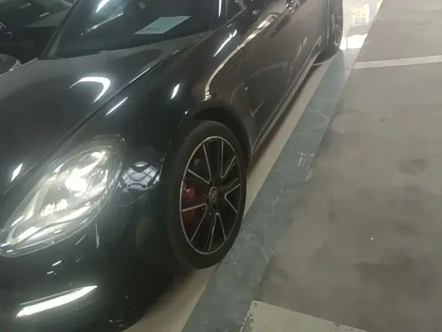 Porsche Panamera — Фото автомобиля 22