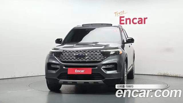 Ford Explorer — Фото автомобиля 3