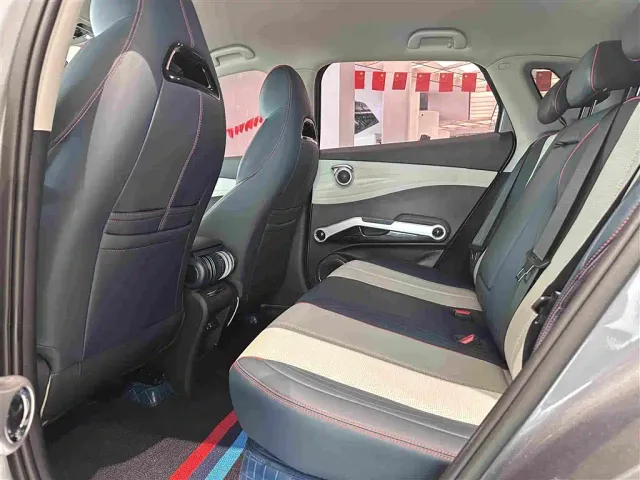 BYD Yuan PLUS — Фото автомобиля 6