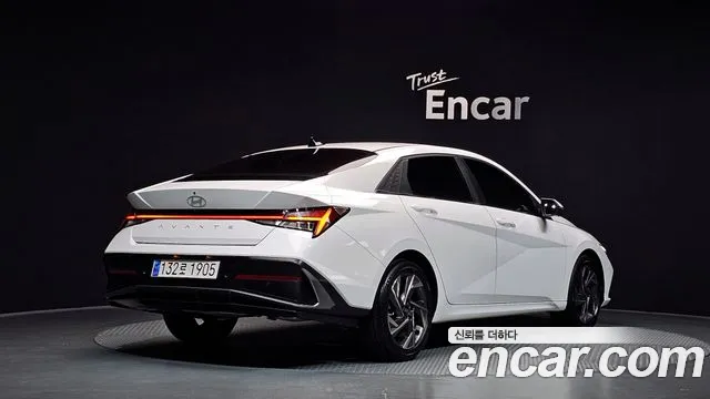 Hyundai Avante CN7 — Фото автомобиля 2