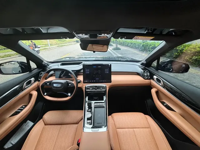 Geely Boyue L — Фото автомобиля 8