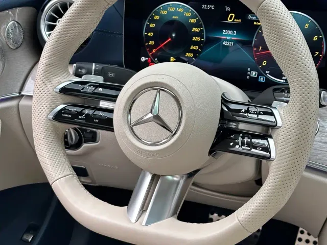 Mercedes-Benz E-Class — Фото автомобиля 18