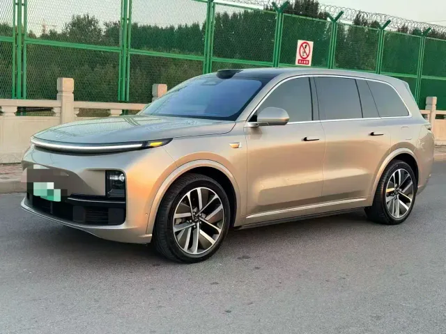 Li Auto L9 — Фото автомобиля 2