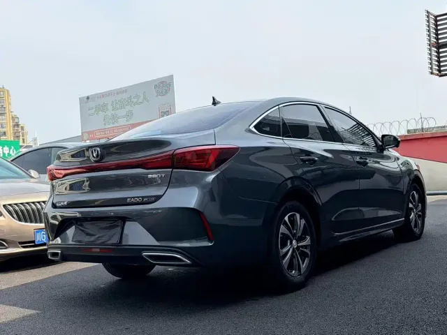 Changan Eado — Фото автомобиля 5