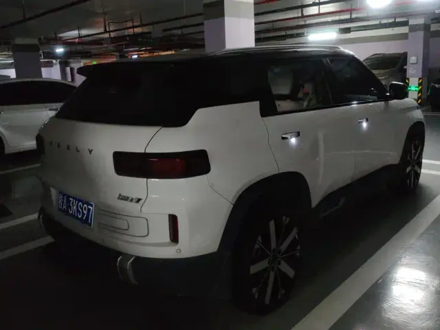 Geely ICON — Фото автомобиля 3