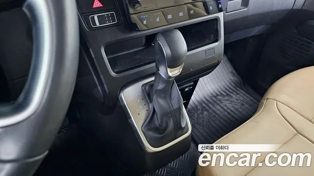Hyundai Staria Staria 4WD Tourer 9 мест — Фото автомобиля 9