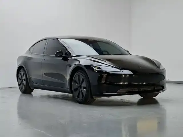 Tesla Model 3 — Фото автомобиля 3
