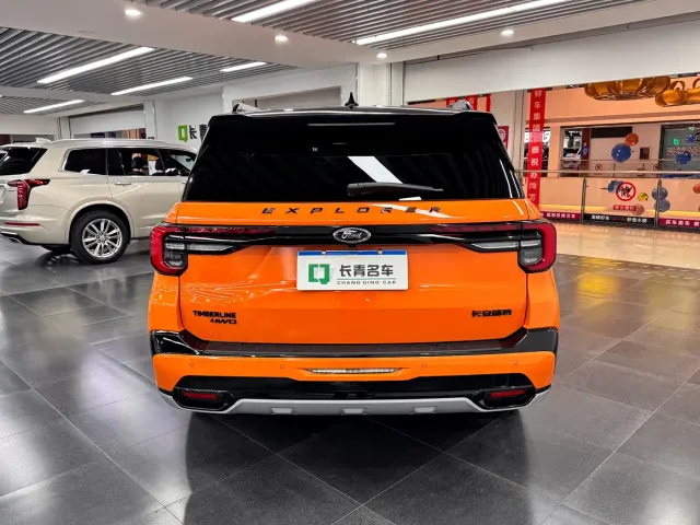 Ford Explorer — Фото автомобиля 5