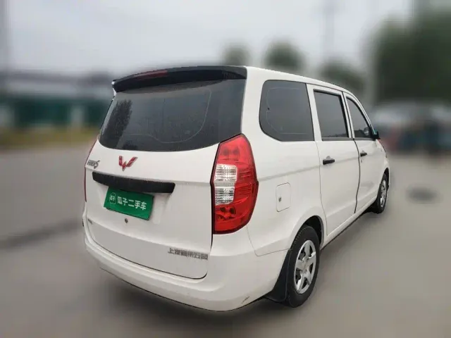 Wuling Hongguang — Фото автомобиля 4