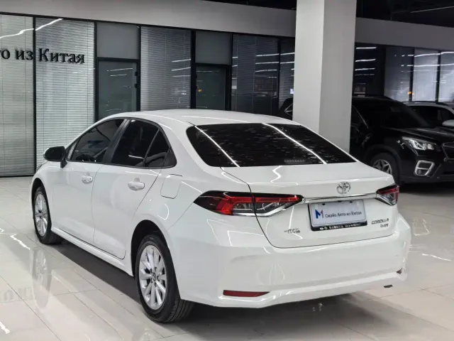 Toyota Corolla — Фото автомобиля 5
