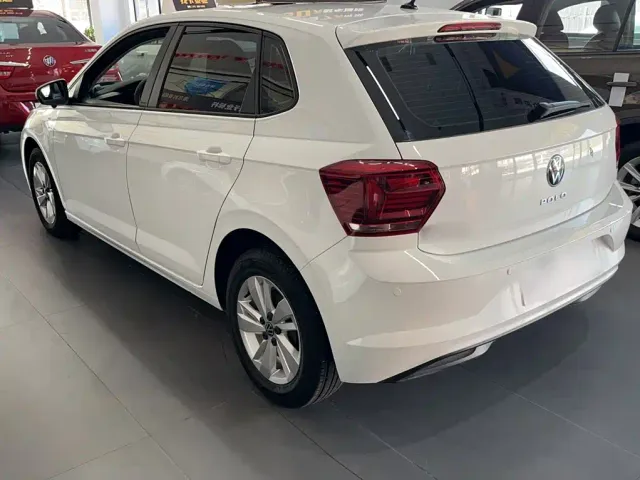 Volkswagen Polo — Фото автомобиля 4