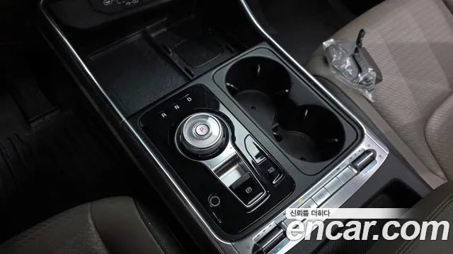 Kia Canival Новый Carnival 4 поколение Бензин 9 мест Signature — Фото автомобиля 4