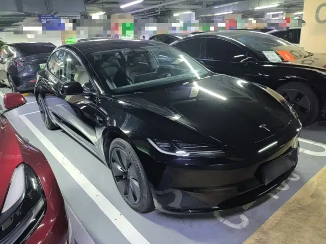 Tesla Model 3 — Фото автомобиля 3