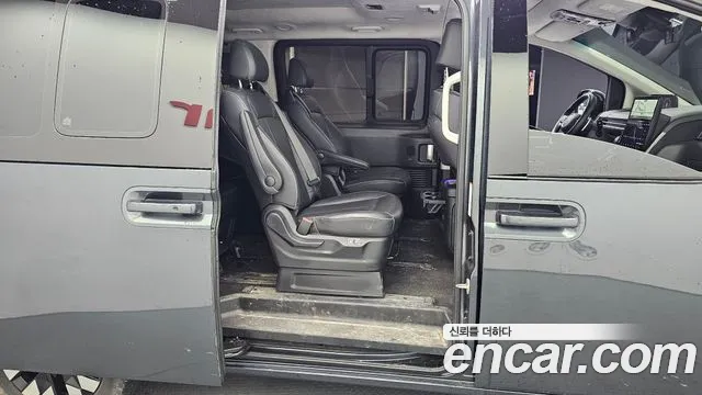Hyundai Staria Staria 4WD Lounge 9 мест — Фото автомобиля 12