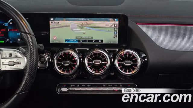 Mercedes-Benz EQA — Фото автомобиля 12
