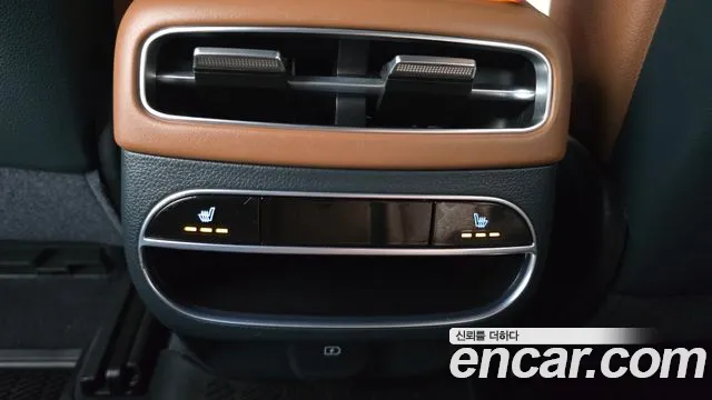 Genesis GV70 — Фото автомобиля 19