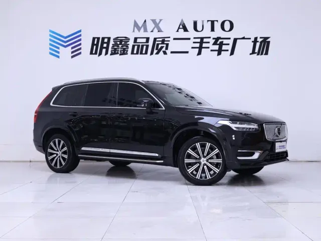 Volvo XC90 — Фото автомобиля 5