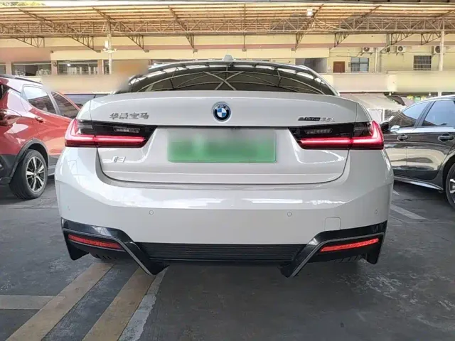 BMW i3 — Фото автомобиля 5