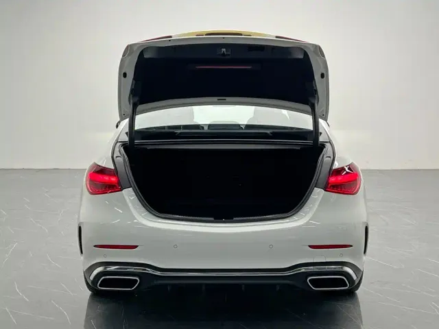Mercedes-Benz C-Class — Фото автомобиля 11