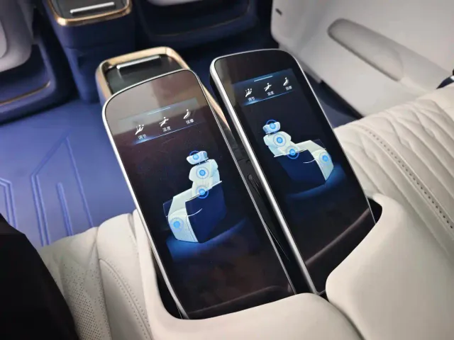 Buick Buick GL8 2023 Avenir 4-Seater Luxury Edition — Фото автомобиля 17