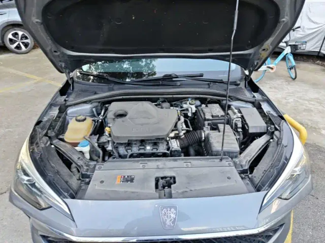 Roewe i5 — Фото автомобиля 18