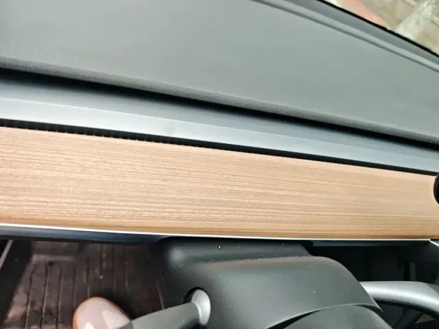 Tesla Model 3 — Фото автомобиля 12