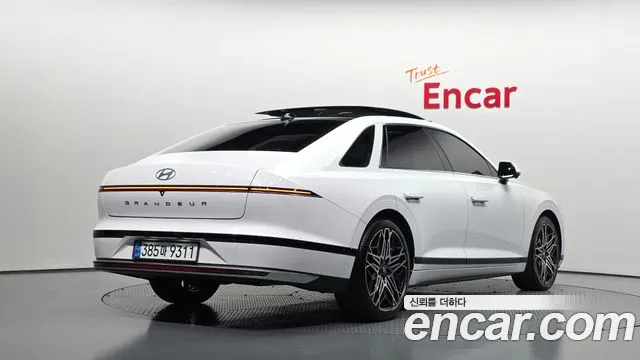 Hyundai Grandeur GN7 — Фото автомобиля 2