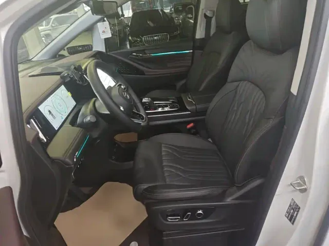 GAC Trumpchi M8 — Фото автомобиля 14