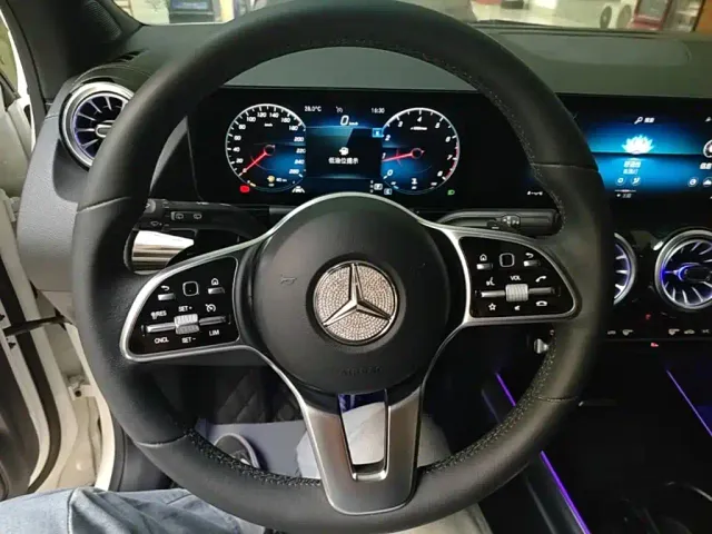 Mercedes-Benz GLA-Class — Фото автомобиля 14