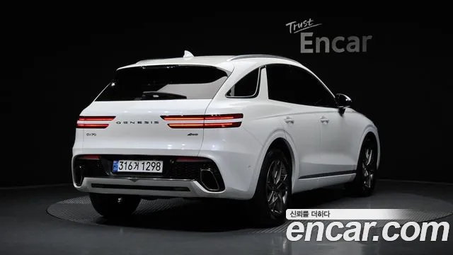 Genesis GV70 — Фото автомобиля 2