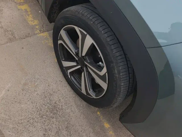 Geely Boyue L — Фото автомобиля 6