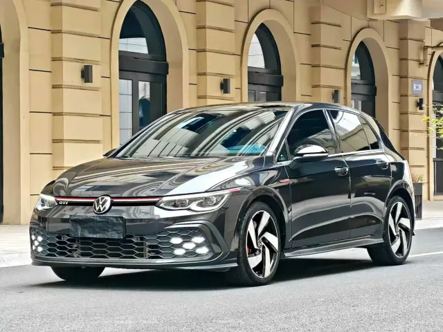 Volkswagen Golf GTI — Фото автомобиля 3