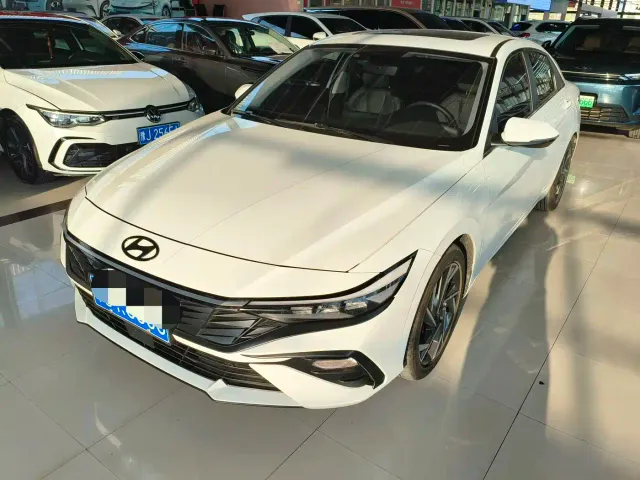 Фотография автомобиля — Hyundai Elantra