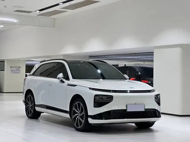 Xpeng G9 — Фото автомобиля 3