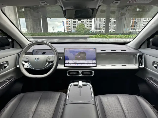 Leapmotor B10 — Фото автомобиля 14