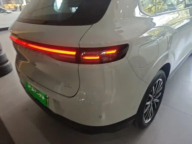Leapmotor B10 — Фото автомобиля 7