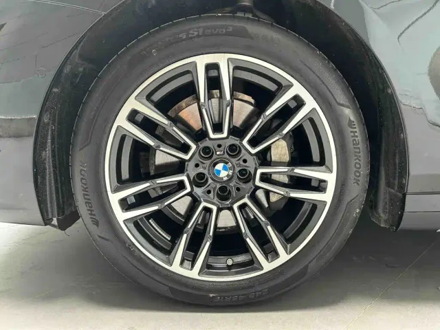 BMW 5 Series — Фото автомобиля 10